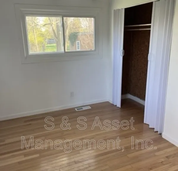 3252 E Lake Lansing Rd — Photo 6