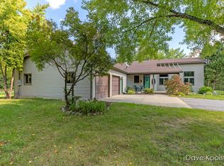 9610 Grange Ave NE, Rockford, MI 49341