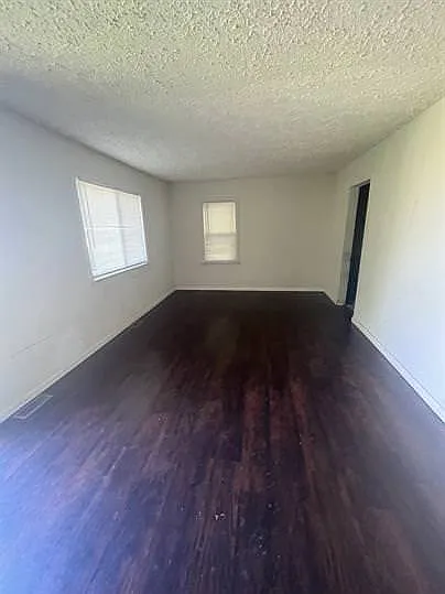 2231 Delavan Dr — Photo 12