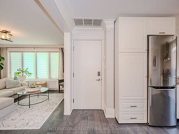 4th image of 76 35th St