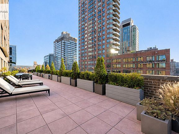 2nd image of 333 E 79th St APT 18N