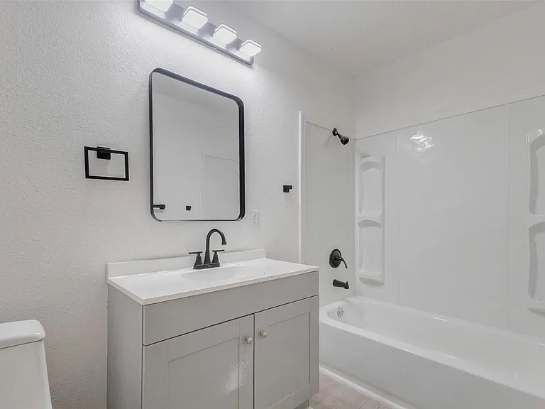 1302 Ross St — Photo 14