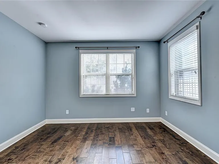 2448 Tenor Ln — Photo 9