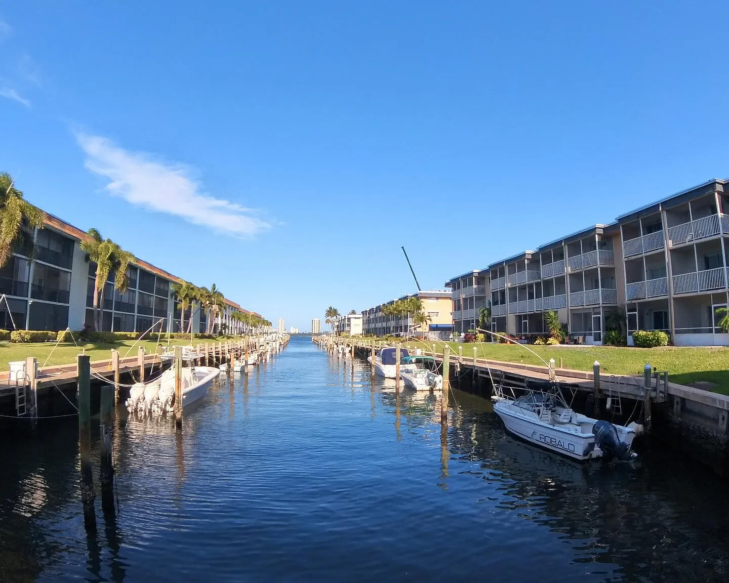 2 bed, 2.0 bath, 936 sqft, $2,000 — Photo 1