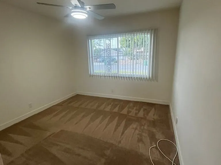 6581 Bestel Ave — Photo 19