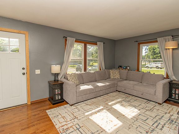 4th image of 211 Woodland Dr