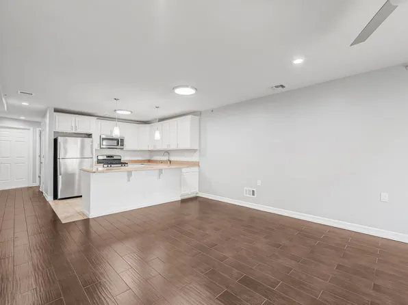 102-20 Rockaway Beach Avenue image 3 of 19