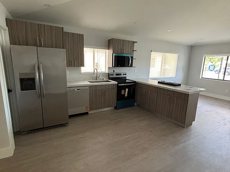 NW 59th Ave — Photo 4