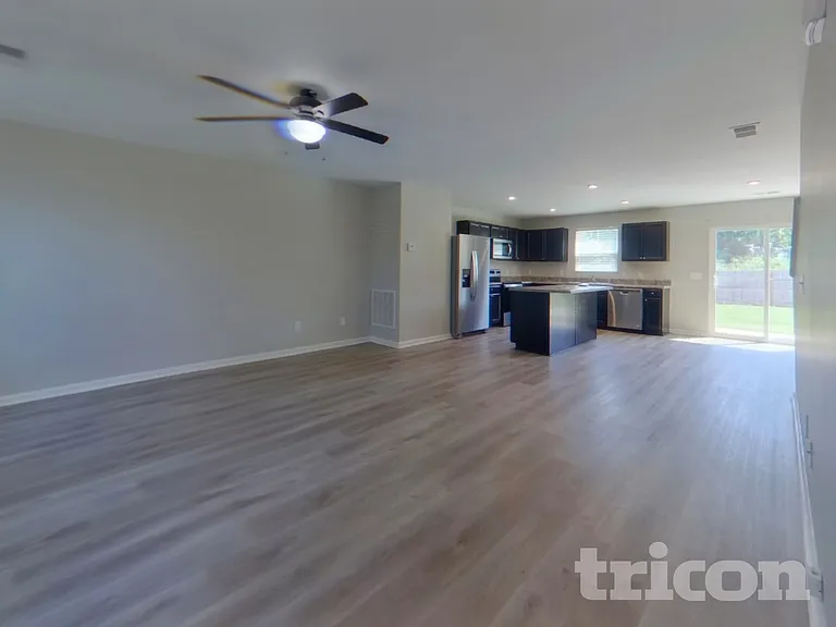 120 Castlebrook Dr — Photo 3
