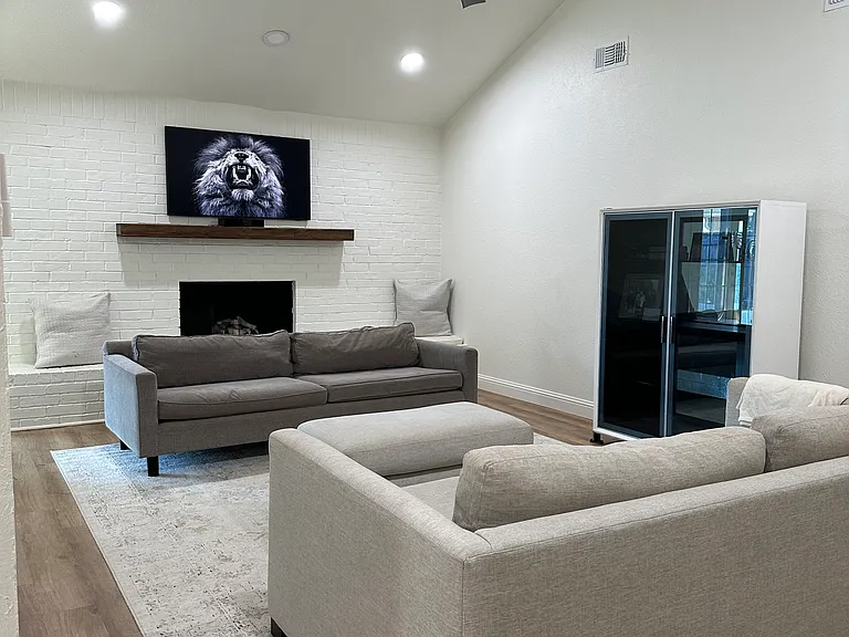 8726 Kimberly Ln — Photo 1