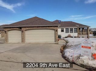 2204 9th Ave E, Williston, ND 58801