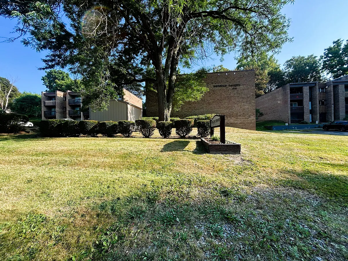 Building Photo - Burnet Park Apartments