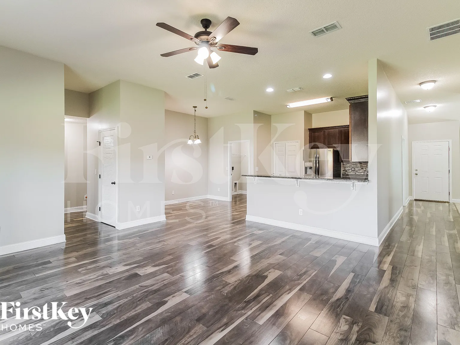 5 bed, 2.5 bath, 2244 sqft, $2,610 — Photo 2