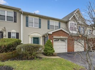 82 Sapphire Ln #484, Franklin Park, NJ 08823