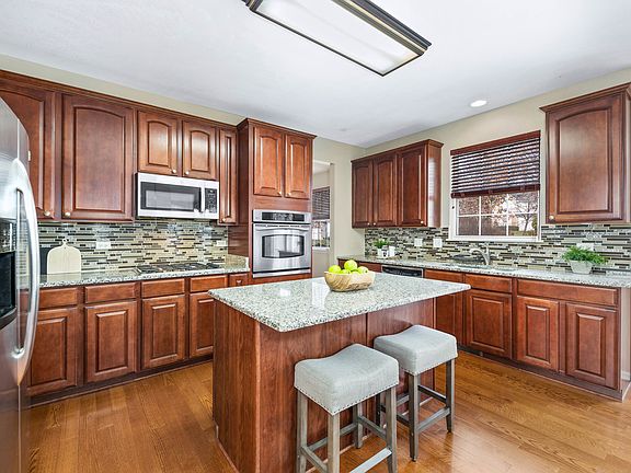 5th image of 3212 Timber Creek Ln