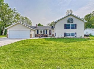 817 Tinker Tavern Rd, Webster, NY 14580