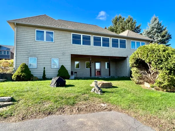 30 Sable St, Port Kent, NY 12975