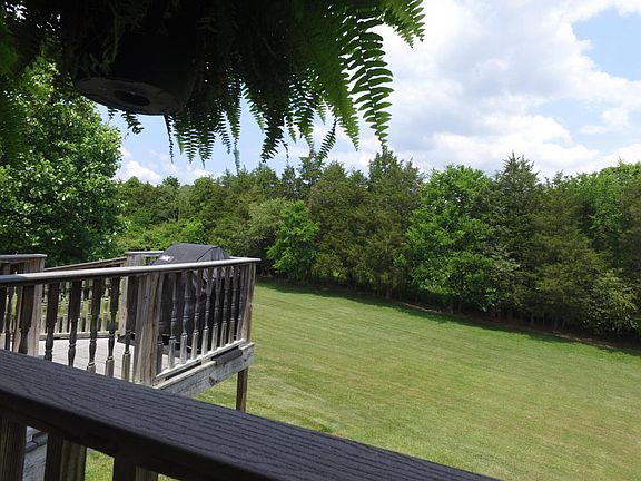 5th image of 135 Deerfield Ct #9