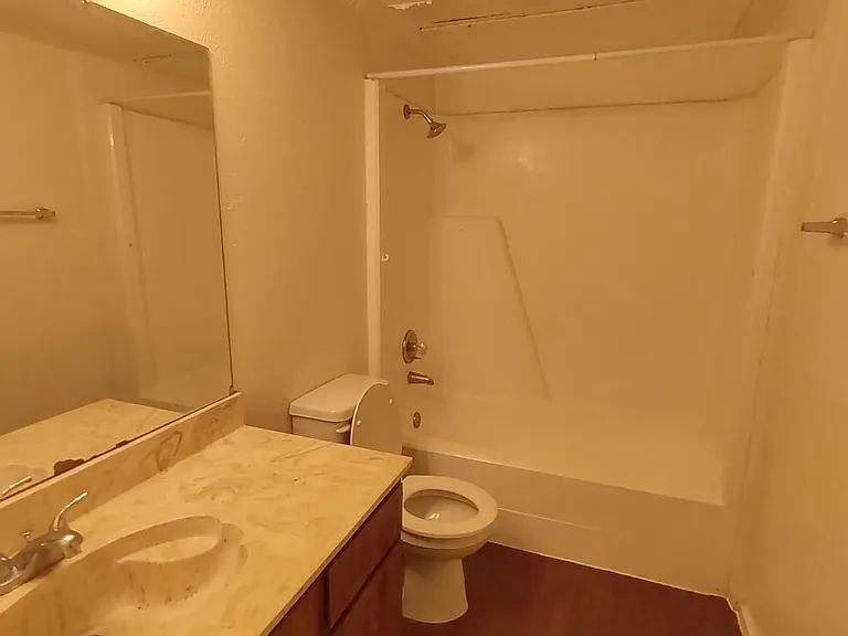 Bathroom in 2 bedroom apartment