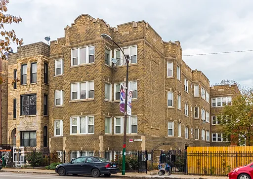 2 bed, 900 sqft, $1,525 — Photo 1