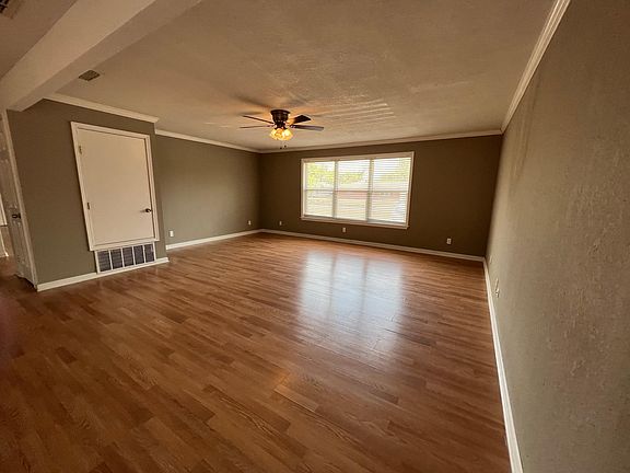 2nd Living Room