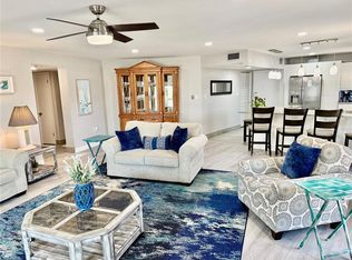 7003 Sunset Way APT 8, Saint Pete Beach, FL 33706
