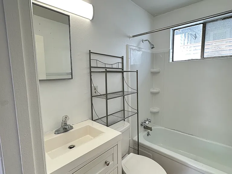 902 32nd Ave N #C — Photo 6