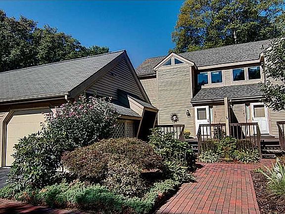 5th image of 140 Pine Glen Dr #140