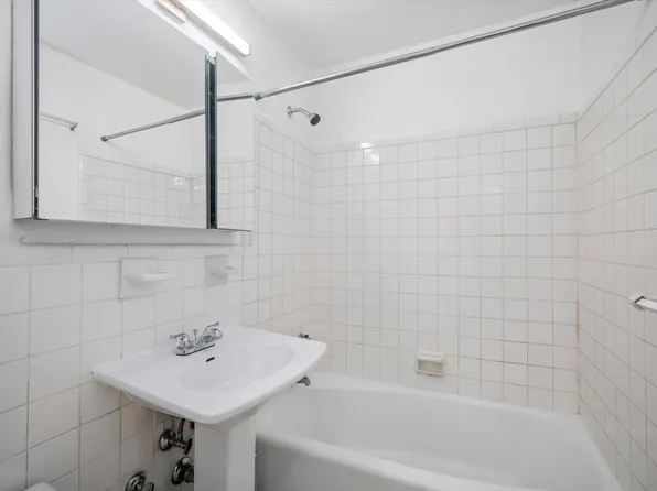 420 East 80th Street image 6 of 14