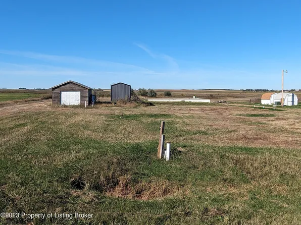 3185 111e Ave SW, Dickinson, ND 58601