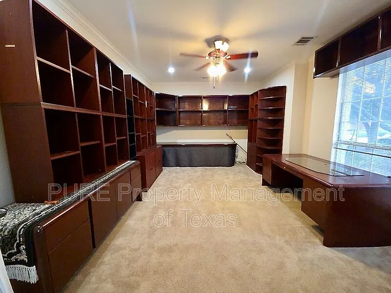 1103 Seton Hall Ln — Photo 6