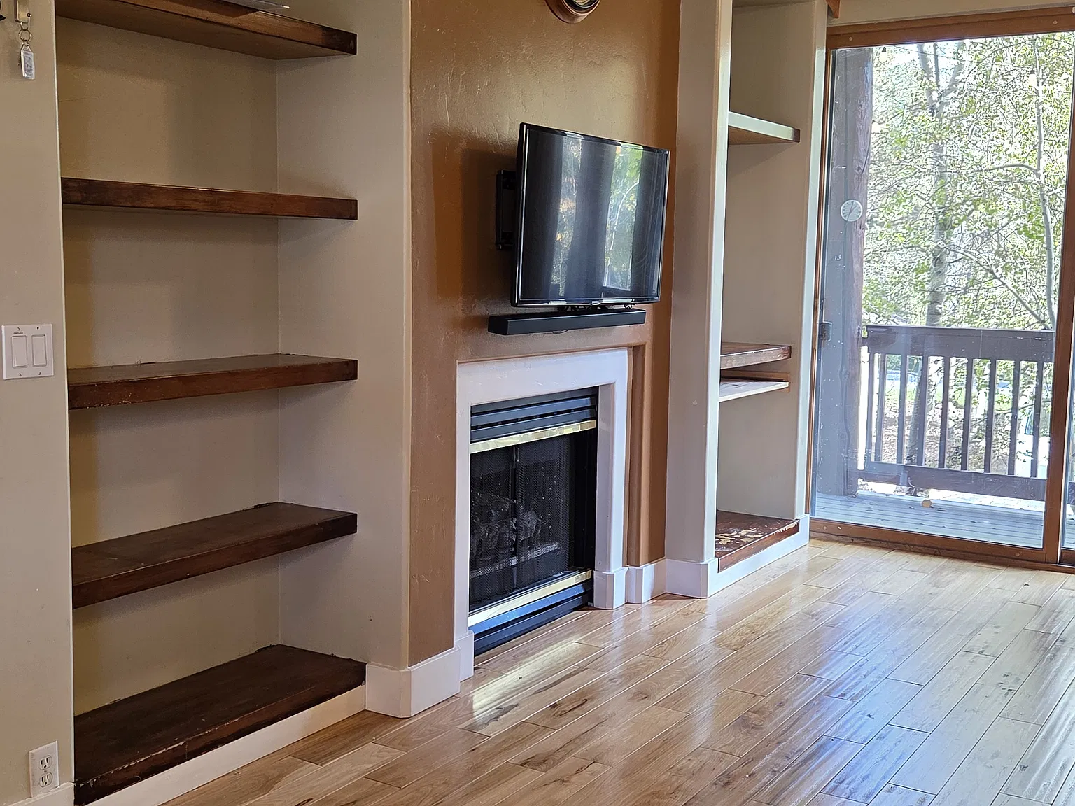 1600 Pinebrook Blvd — Photo 3