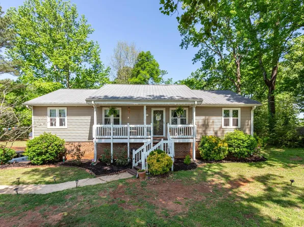 124 Pinebluff Trl, Trussville, AL 35173