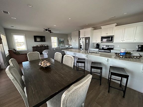 3rd image of 109 Curve Rd