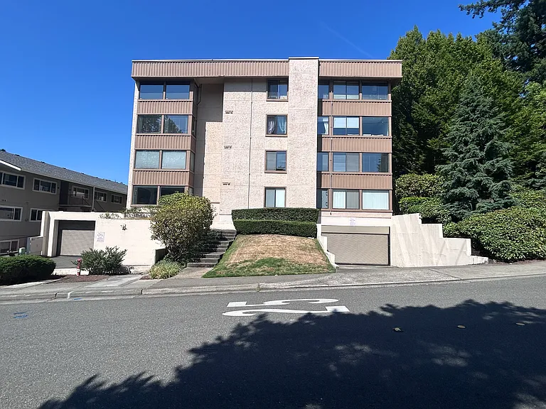 10101 SE 3rd St — Photo 2