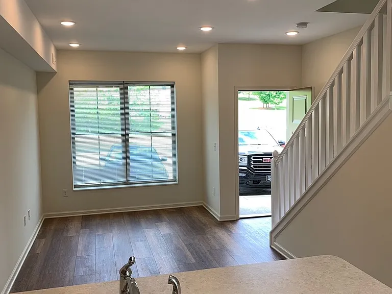1355 W Allen St #3 — Photo 9