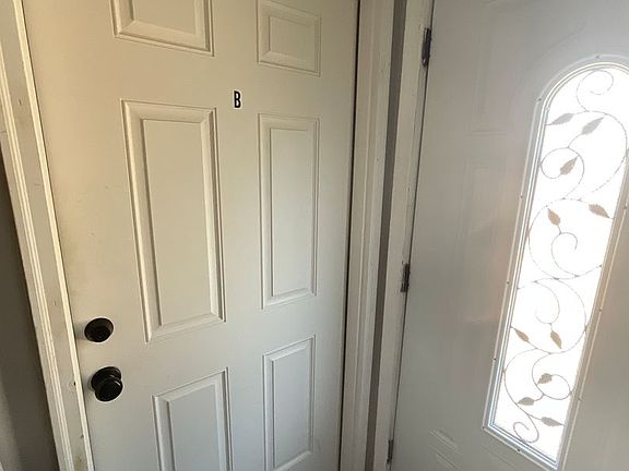 3rd image of 1125 Meads Rd Unit B