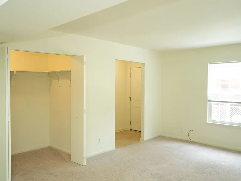 Gardenwood Apartments — Photo 40