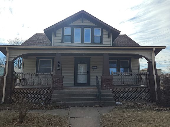 4th image of 905 E Military Ave
