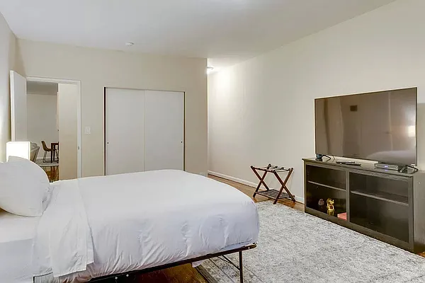 Rented by Douglas Elliman | media 25