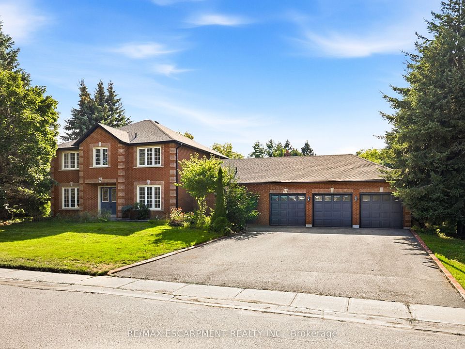 1st image of 6 Willow Cres
