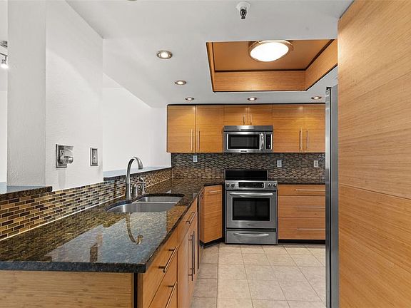5th image of 201 W Laurel St APT 907