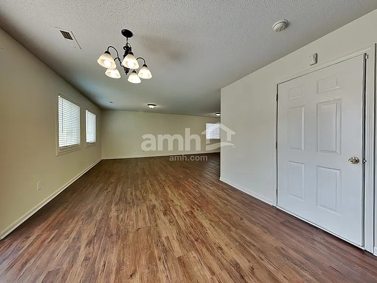 808 Topsail Dr — Photo 4