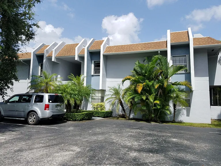 9231 SW 87th Ave #C1 — Photo 13