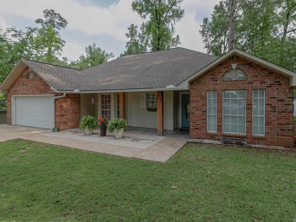 109 Hembling Dr, Pineville, LA 71360
