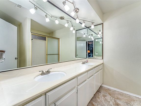 2nd image of 518 W Avenue J14