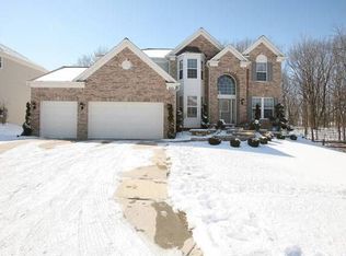 802 Blue Ridge Dr, Streamwood, IL 60107