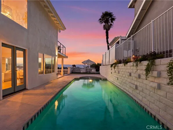 20967 Bandera St, Woodland Hills, CA 91364