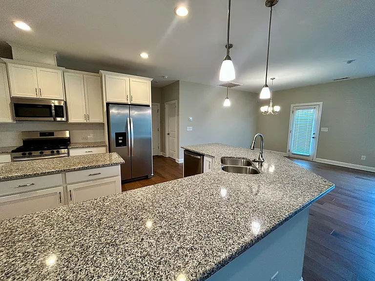 60 Kingsly Dr — Photo 11