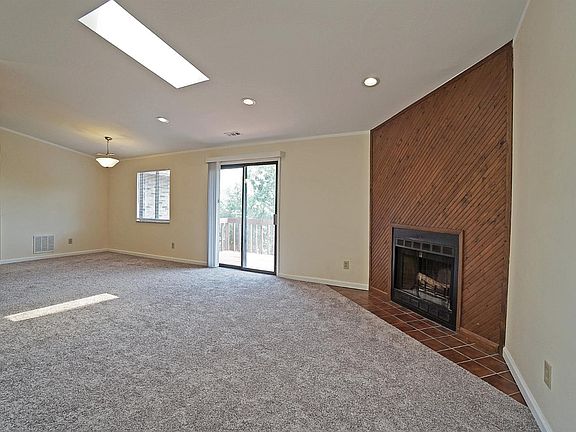 4th image of 9512 Woodland Hills Dr Unit 9512
